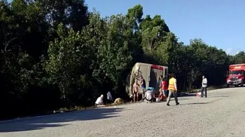 Cel puțin 11 turiști de pe un vas de croazieră au murit, după răsturnarea unui autocar în Mexic