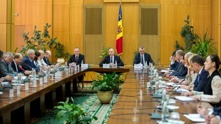 Scandal de corupție în Republica Moldova. Patru angajați din Guvernul de la Chișinău, reținuți de procurori
