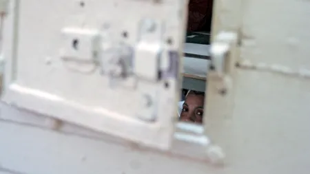 Deținuți de la Penitenciarul Galați au înșelat mai multe persoane prin metoda 