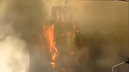 INCENDIU de proporții la o clădire de birouri din cartierul bucureștean Militari