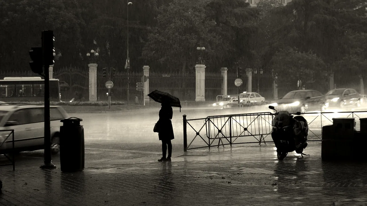 Inundații DEVASTATOARE în Spania. Ploi torențiale în capitala Madrid - VIDEO