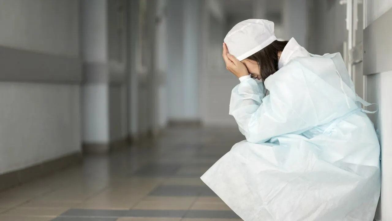 Diagnosticul dur primit de la medici de o femeie care credea este doar obosită. Veștile i-au dat viața peste cap