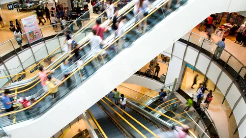 Guvernul vrea să plătească jumătate din chiriile magazinelor din mall-uri