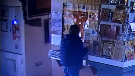 Imagini stupefiante într-o biserică din București. Un bărbat a furat CUTIA MILEI cu totul și a plecat / Câți bani se aflau în lăcașul de cult