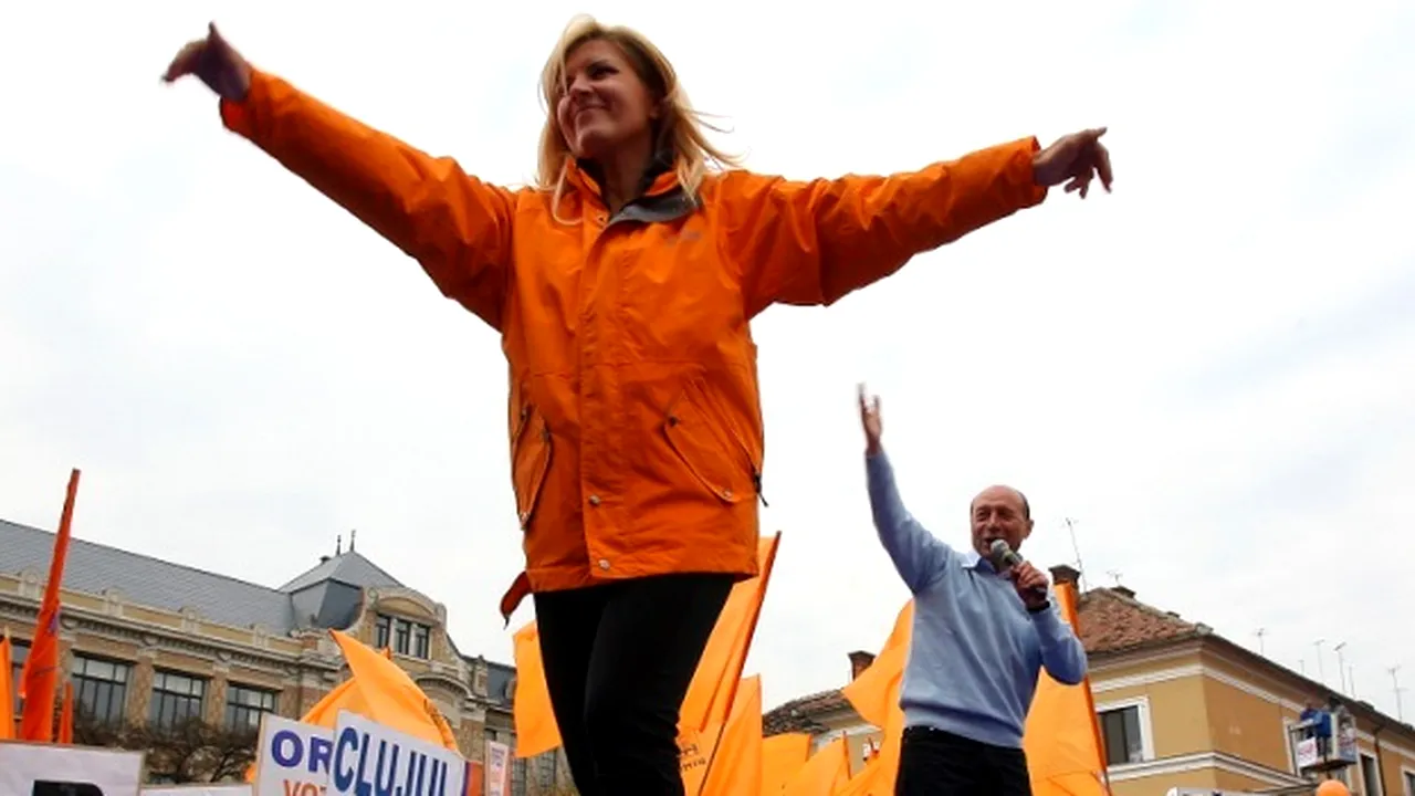 Băsescu votează în PDL: Blaga a pesedizat partidul. Udrea poate avea profil de președinte, să-și dea jos pantofii cu toc și să-și ia poșete mai ieftine