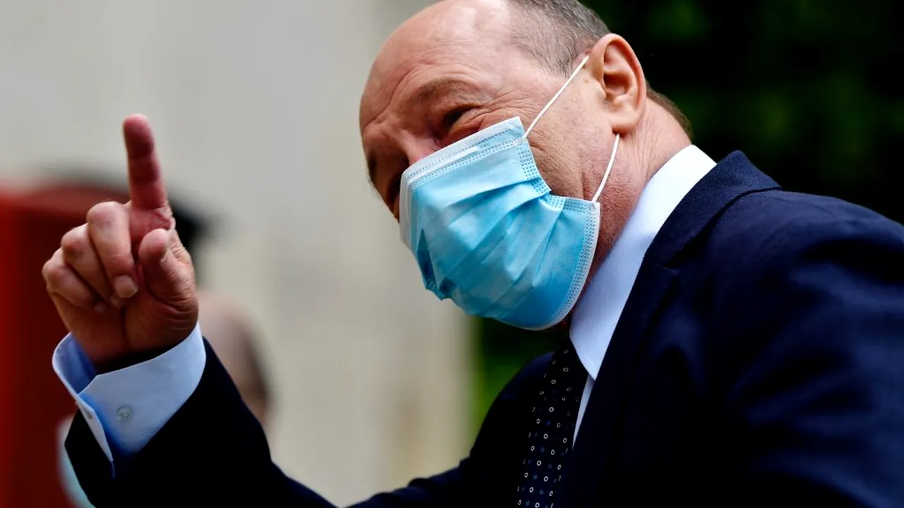 GÂNDUL LIVE. Băsescu, despre tragedia de la Colectiv: Cei responsabili trebuie să răspundă, dar nu numai pentru incendiu! / O țară care alege un condamnat la opt ani ca primar... Își merită politicienii!