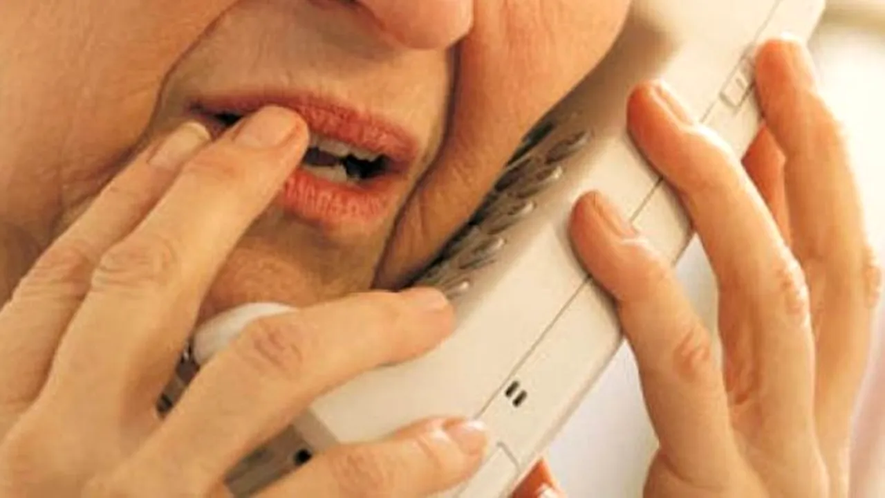 Bătrână din județul Bacău, PĂCĂLITĂ cu suma de 16.000 de lei prin metoda „Accidentul”. Principalul suspect este un tânăr de 20 de ani