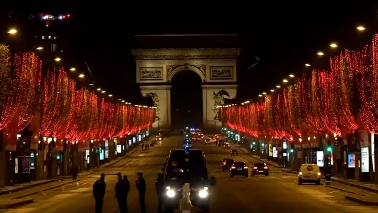 Imagini dezolante! Celebrul bulevard Champs-Elysées, pustiu de Revelion: „Este de plâns” (VIDEO)