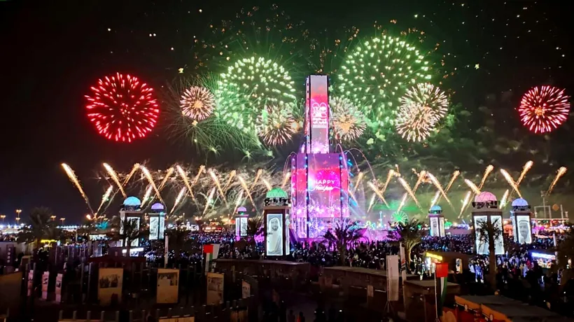 Dubai a intrat în 2022 cu un spectaculos joc de lumini și mii de artificii