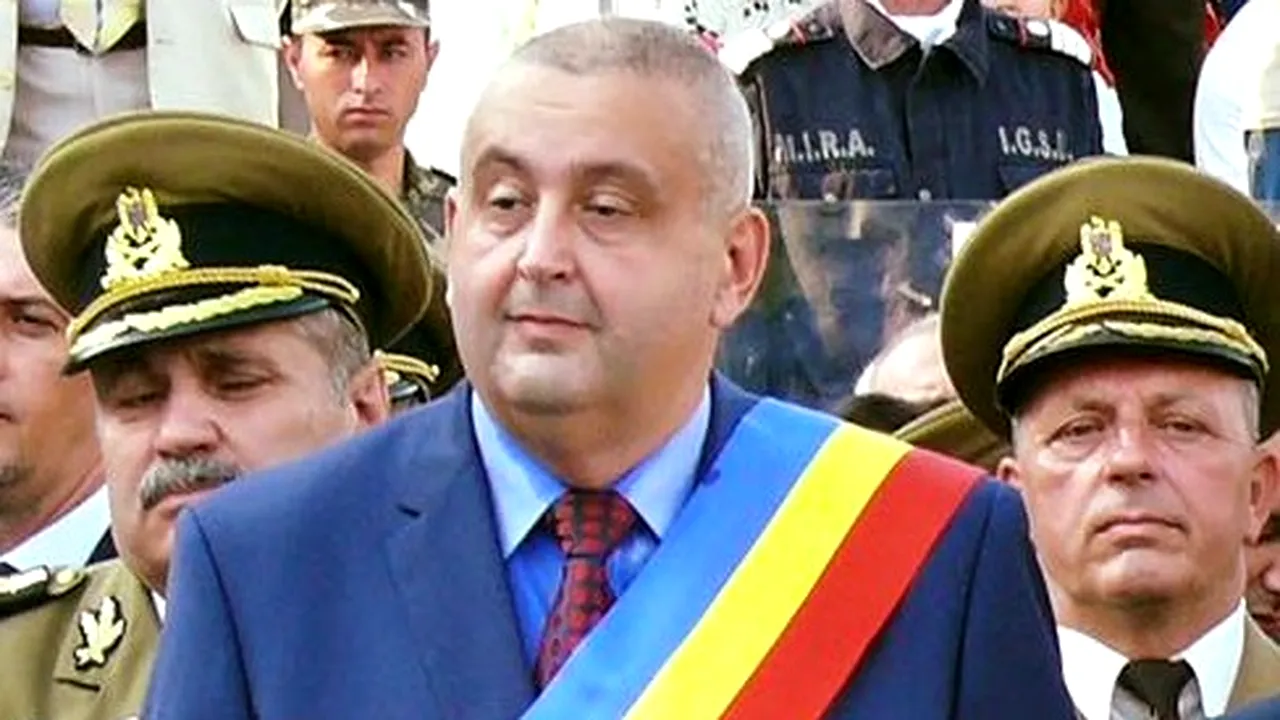 Echipa de control de la DSP și IPJ Vrancea, dată afară din sediul Primăriei Mărășești de primarul Valerică Chitic/ Edilul și subordonații, surprinși fără mască în birou