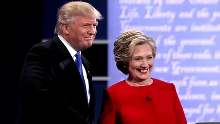 NYT publică o fotografie în care apar soții Clinton și Trump, sub titlul: 