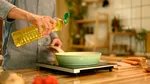 Unde reciclezi uleiul alimentar folosit. Ce primești pentru 4 litri, în unele locuri