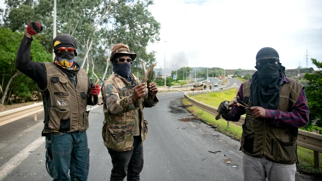 Macron merge în NOUA CALEDONIE pentru o ”misiune de dialog”, în contextul violențelor declanșate de mișcarea pro-independență