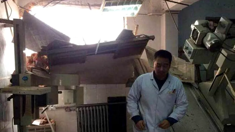 Un spital din China a fost demolat în timp ce medici și un pacient se aflau în interior