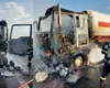 Alertă pe A7. Cabina unui TIR, încărcat cu GPL, a izbucnit în FLĂCĂRI. Traficul rutier a fost blocat