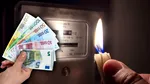Ții banii pe card? Experții explică de ce ar trebui să ai un fond de urgență, în casă, după penele masive de curent din Europa