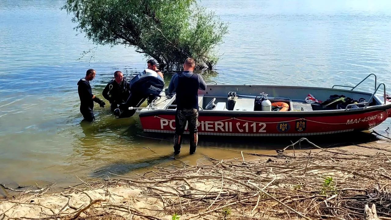 FOTO | Un tânăr de 18 ani din județul Giurgiu a dispărut în Dunăre. Un prieten al său a fost salvat în ultima clipă de localnici
