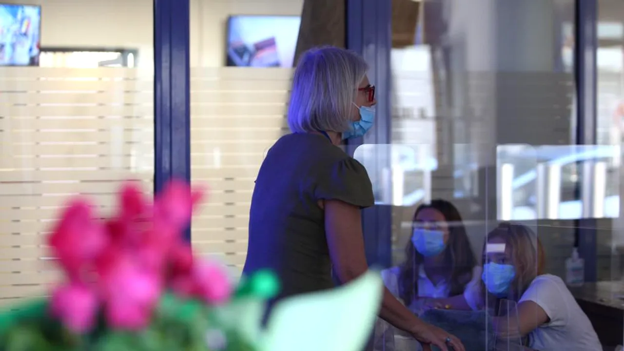 Elevii și profesorii, nemulțumiți că trebuie să poarte mască! Sociologul Gelu Duminică: „Am avut la dispoziție șase luni de zile, însă sistemul nu a fost pregătit” (EXCLUSIV)