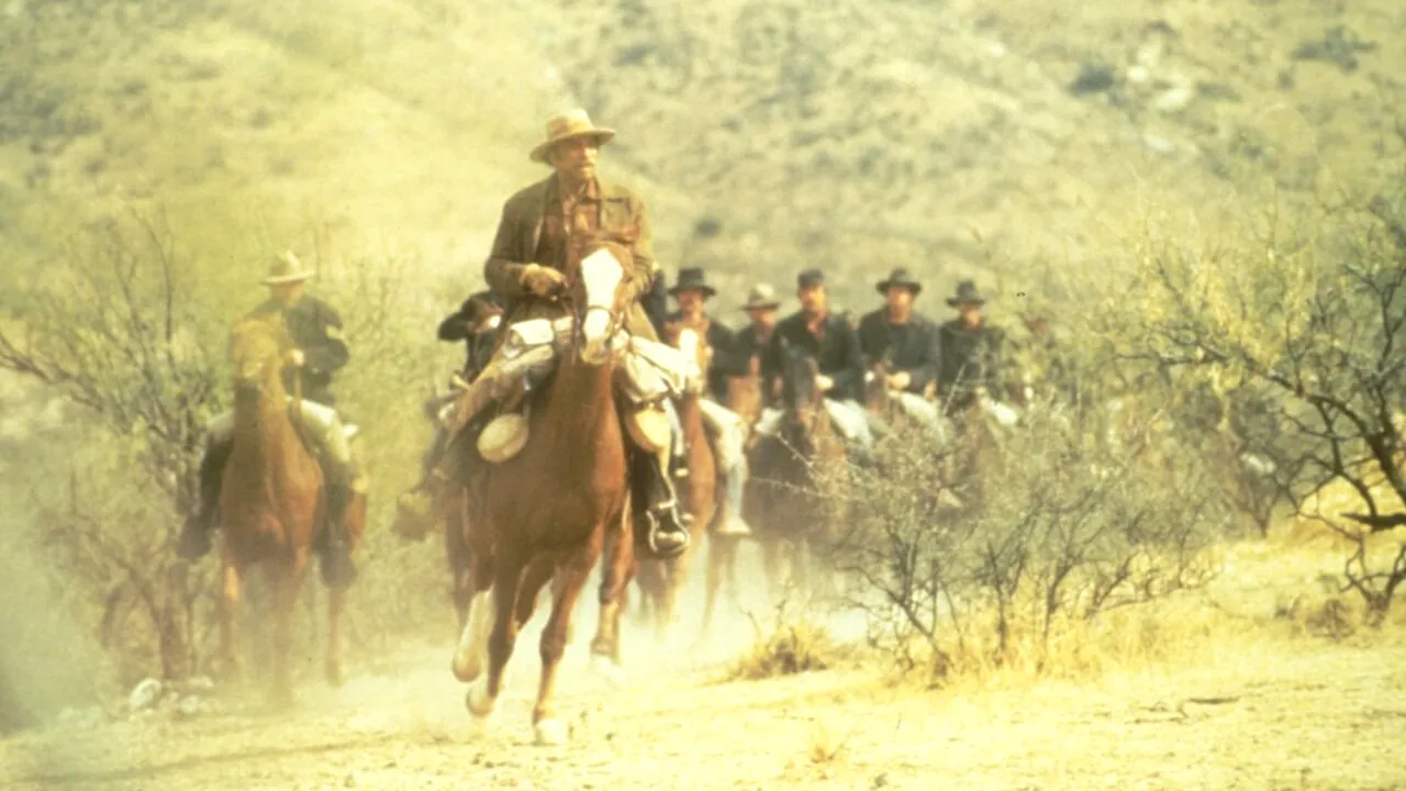 Cine a fost ACTORUL român care a strălucit în roluri de indieni apași în filmele Western. Producătorii l-au găsit întâmplător prin Brașov