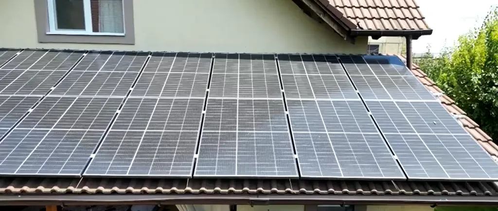 Canicula determină creșterea tarifelor la ENERGIE pentru proprietarii de panouri fotovoltaice. Sfatul specialiștilor pentru diminuarea cheltuielilor
