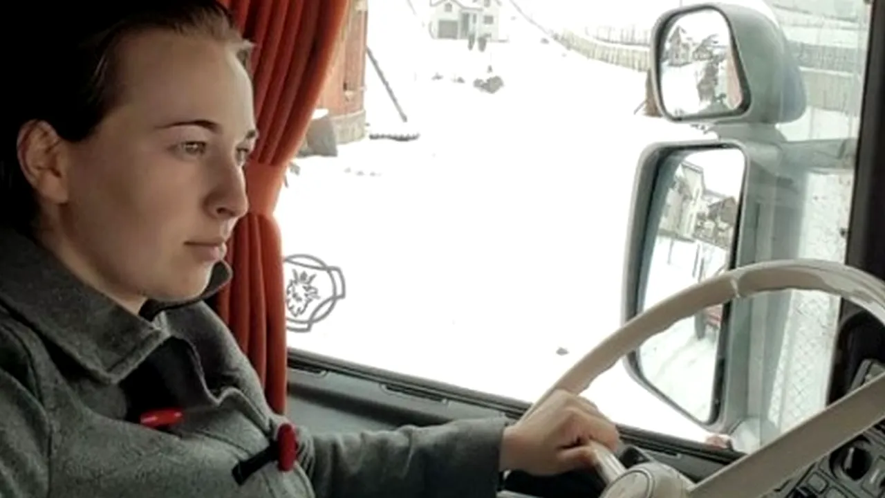 TRAGEDIE. O șoferiță româncă de TIR, cu trei copii acasă, a murit într-un accident cumplit în Franța. Prietenă de familie: „Sunt în stare de șoc! Ai plecat în ultima cursă”