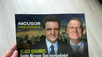 Pliante cu mesajul „Klaus Iohannis: Susțin Nicușor Dan președinte” au împânzit Bucureștiul. Nicușor Dan a depus plângere penală