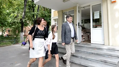 Antonescu a participat la deschiderea anului școlar la unitatea de învățământ unde e elevă fiica sa