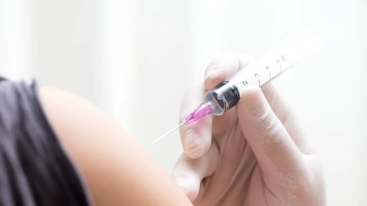 Franța anunță că nu va crește intervalul dintre cele două doze ale vaccinului Pfizer-BioNTech