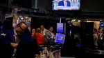 Donald Trump, ACUZAT de democrați că ar fi fost implicat în manipularea pieței bursiere: „Ce miliardar tocmai s-a îmbogățit și mai mult?”