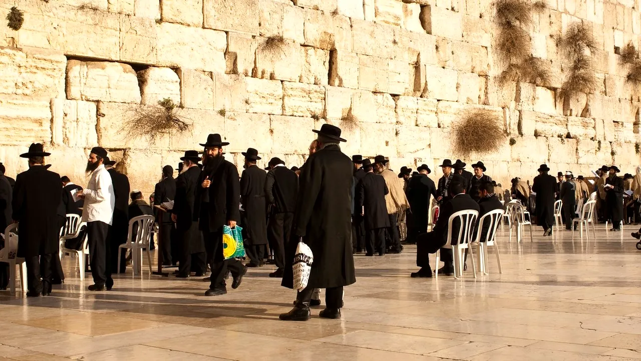 De unde vine numele de ISRAEL. Ce nume divin conține, puțini știu