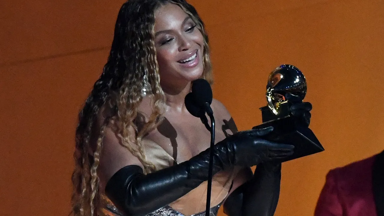 GRAMMY 2023: Beyoncé câștigă 4 trofee și devine artista cea mai premiată din istoria competiției, cu 32 de victorii