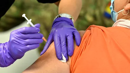 Aproape 15.300 de persoane s-au vaccinat anti-Covid în România, în ultimele 24 de ore. Câte efecte adverse au fost raportate