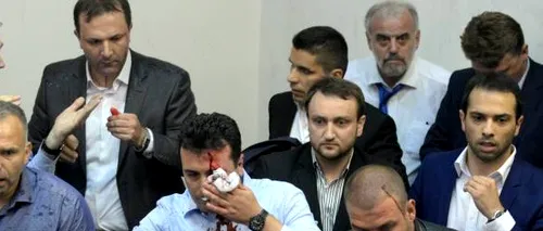 Important lider politic din Macedonia, rănit în urma unei bătăi în Parlament

