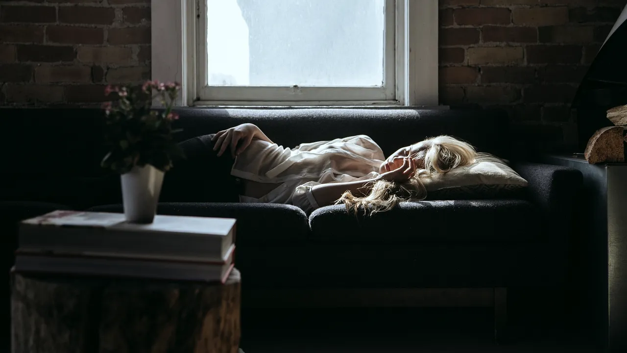 Cum afectează telefonul mobil calitatea somnului