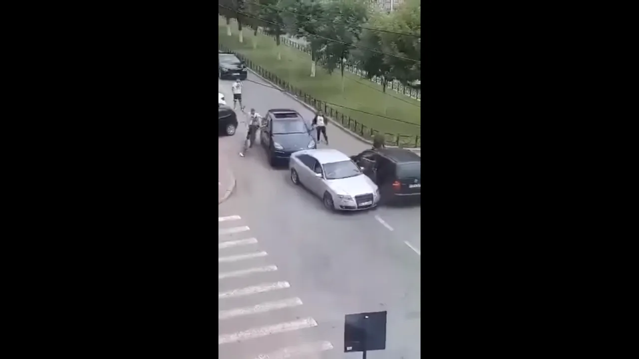 BĂTAIA DE LA CRAIOVA. Unul dintre bărbaţii căutaţi de Poliţie s-a predat