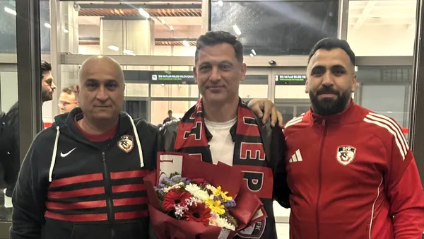 Mirel Rădoi, mesaj de la aeroport pentru fanii FCSB: „Fiecare le știe pe ale lui”