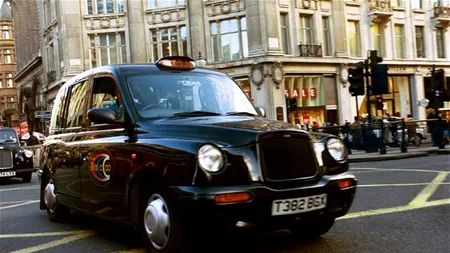 Producătorul cunoscutelor taxiuri negre din Londra a intrat în faliment
