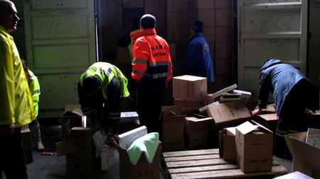 Geci contrafăcute, în valoare de peste 90.000 de euro, confiscate în Portul Constanța Sud