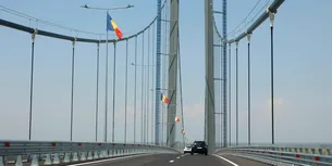 VIDEO | Cum arată de la volan podul suspendat de la Brăila, Golden Gate de România, care se traversează în două minute. ”Nu plecăm până nu trecem