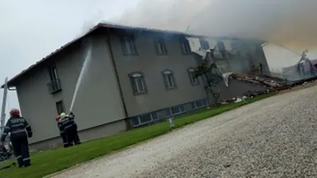 Hotel din Arad, distrus de un incendiu