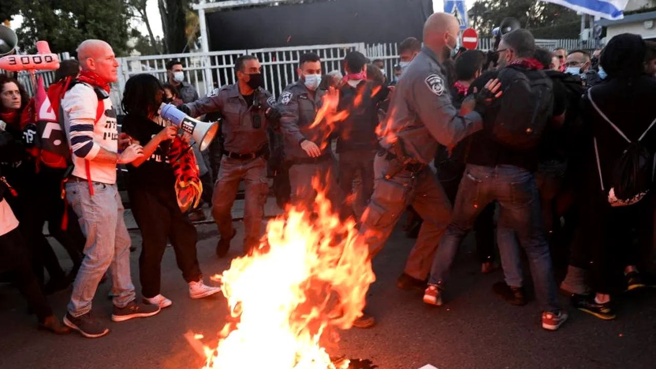 Ierusalimul, incendiat! Israelienii se răscoală, sunt proteste masive împotriva premierului Netanyahu!