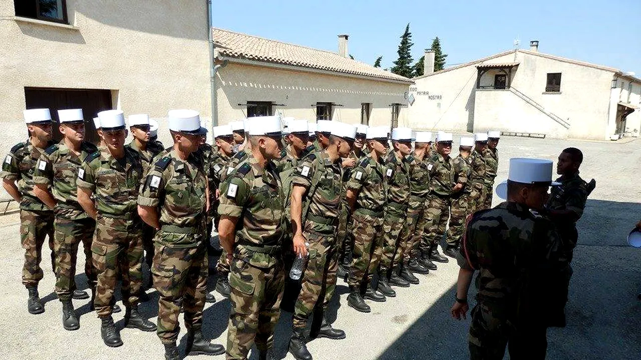 Ucrainenii din Legiunea Străină au dreptul să-și aducă familiile în Franța. Totuși, le-a fost interzis să se lupte cu rușii