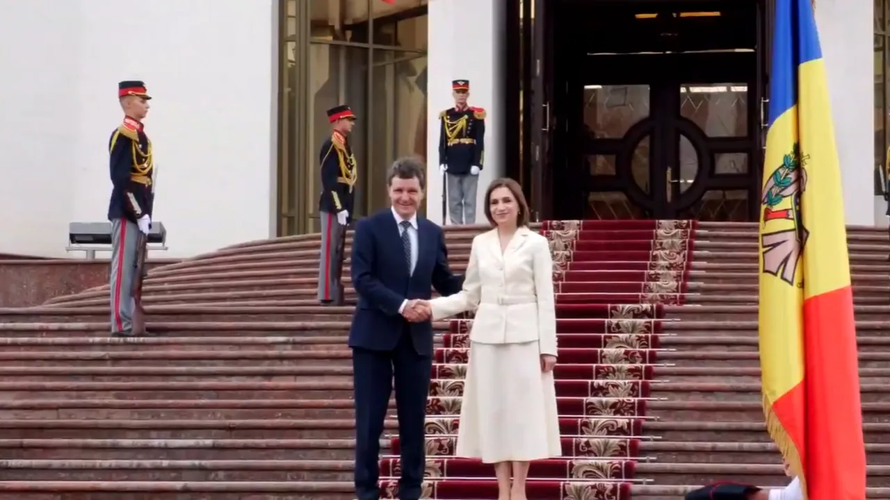 Nicușor Dan, primit de Maia Sandu de Ziua Independenței Republicii Moldova. Președintele participă la ceremoniile de la Chișinău