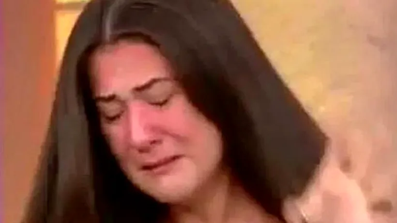 O tânără a leșinat după ce un frizer i-a tăiat părul, în timpul unui concurs televizat - VIDEO