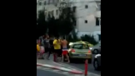 VIDEO. Un polițist, aflat în timpul liber, bătut de patru bărbați, în Constanța, după o șicanare în trafic. Agresorii, prinși imediat