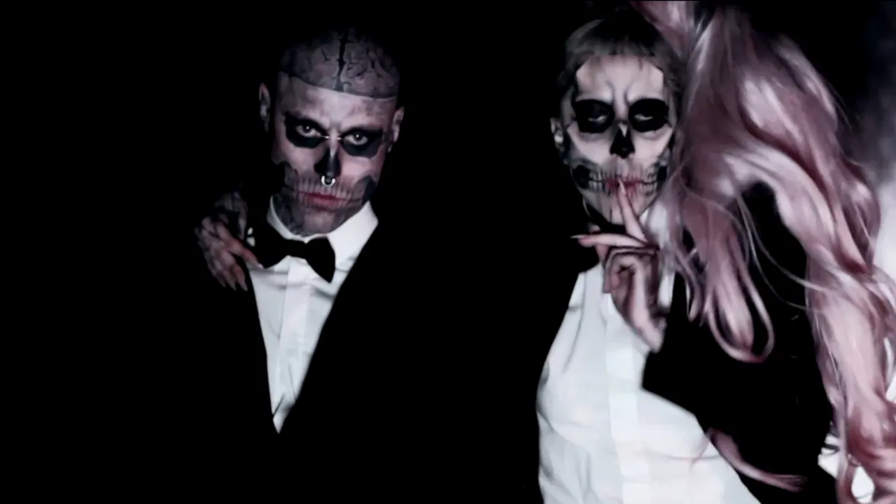 Cel mai tatuat model a murit la 32 de ani. Lady Gaga, distrusă: Sinuciderea prietenului Rick Genest, Zombie Boy, este mai mult decât devastatoare