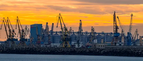 O nouă taxă pentru șoferii de TIR, în Portul Constanța. Transportatorii au tras camioanele pe dreapta