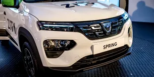 AVENTURĂ: Cât a durat călătoria cu Dacia Spring a unui român pe distanța de 540 km, de la Fălticeni la Saturn