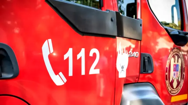 Un copil de 7 ani a sfârșit carbonizat noaptea trecută în Vaslui, în casa cuprinsă de FLĂCĂRI. „A ars tot!”