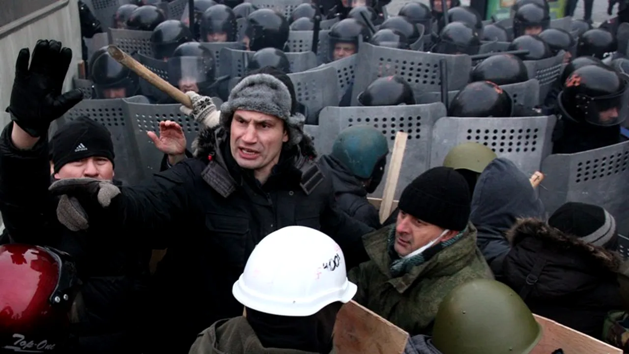 Vitali Klitschko: Viktor Ianukovici a promis crearea unei comisii pentru a pune capăt crizei politice